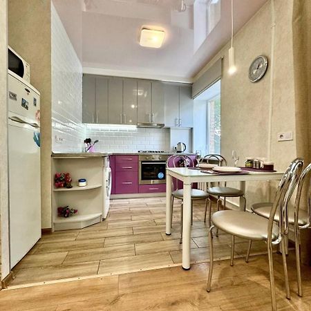 Apartpoltava Витончені Апартаменти Біля Лялькового Театру, Звітна Документація Для Відрядження, Банківський Чек Exterior photo