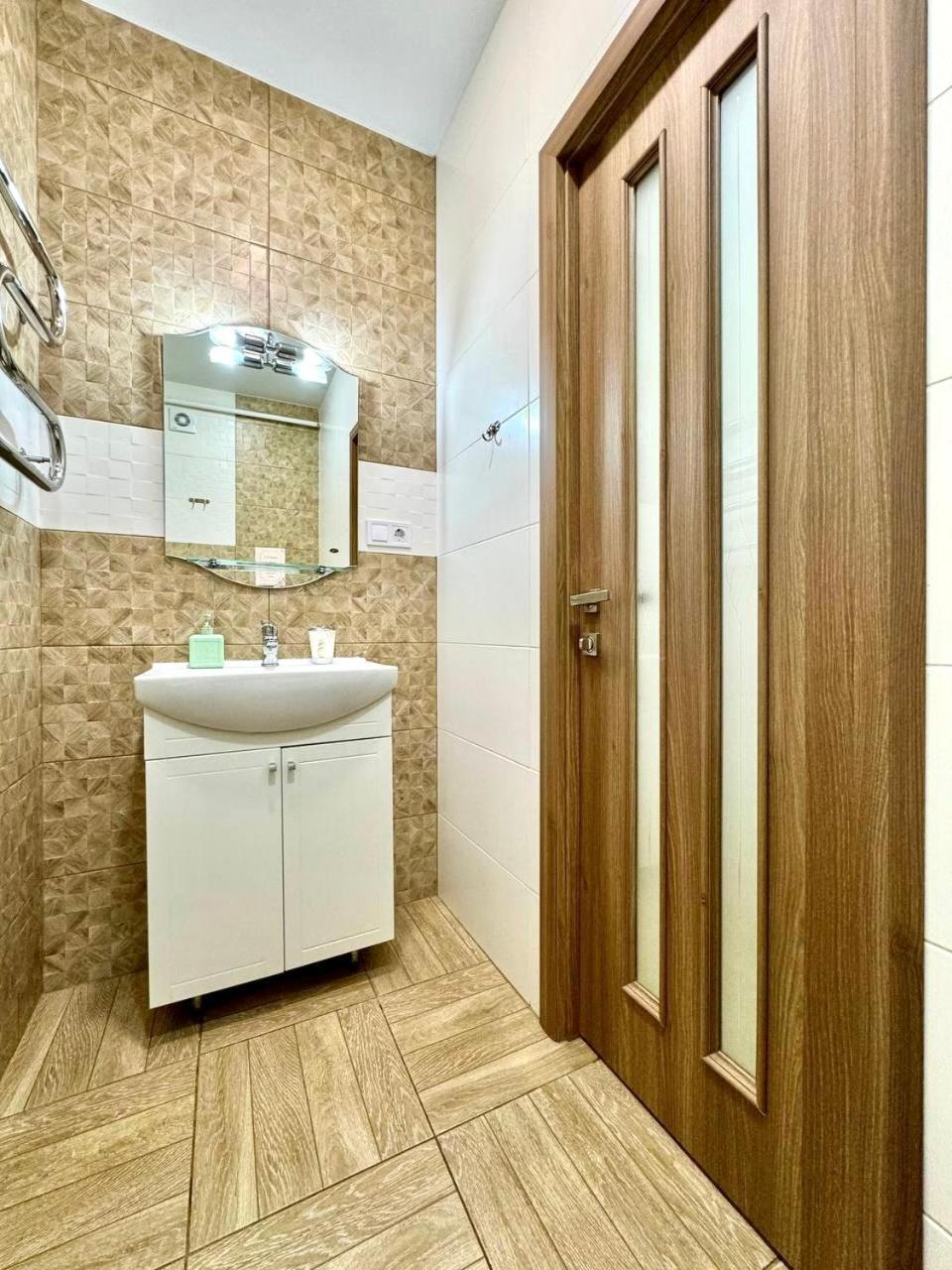 Apartpoltava Витончені Апартаменти Біля Лялькового Театру, Звітна Документація Для Відрядження, Банківський Чек Exterior photo